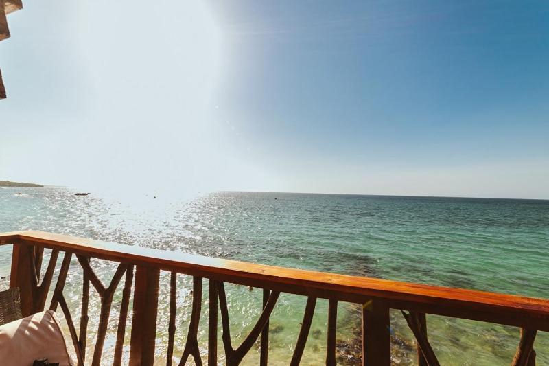Hotel Prana Beach Pendales Esterno foto