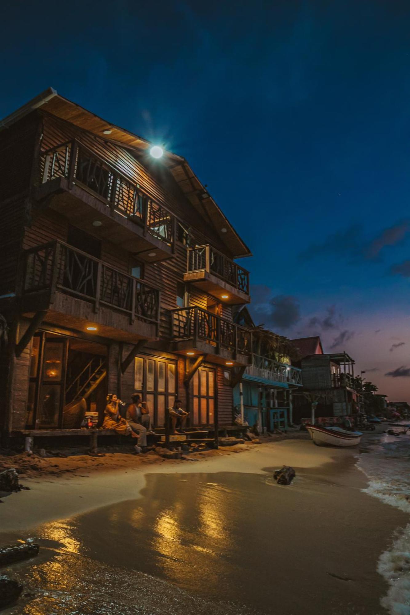 Hotel Prana Beach Pendales Esterno foto